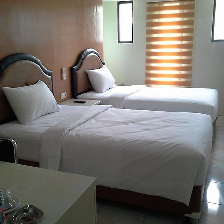 Asoka Inn Bandung Bagian luar foto