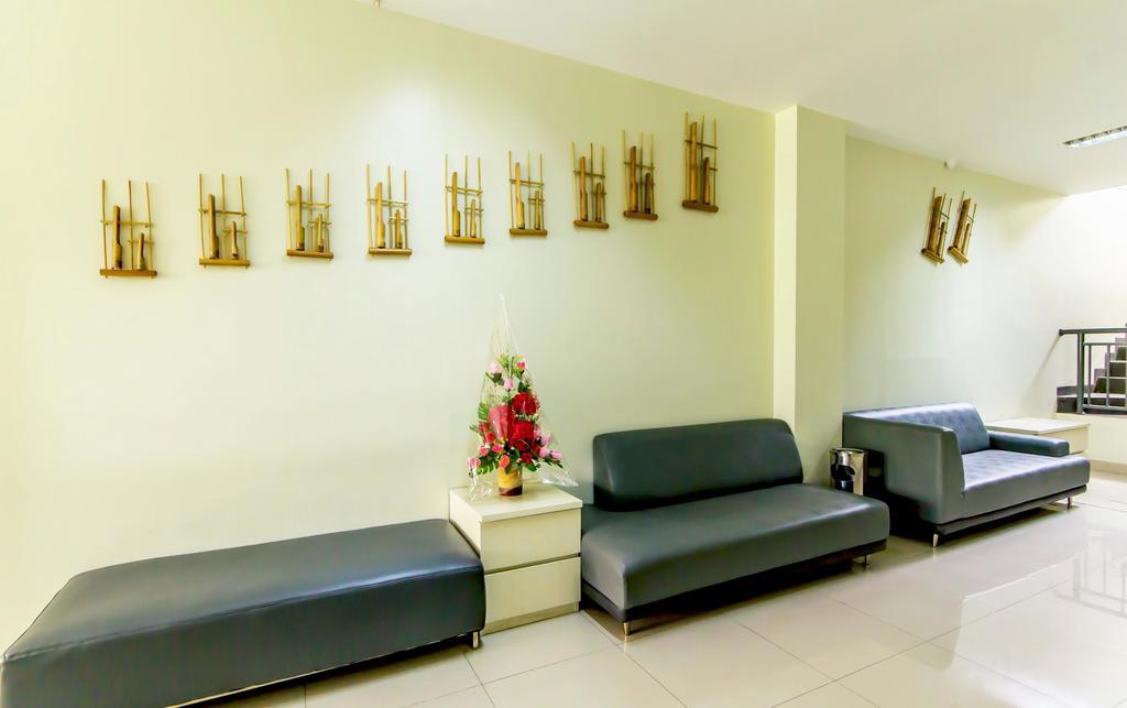 Asoka Inn Bandung Bagian luar foto