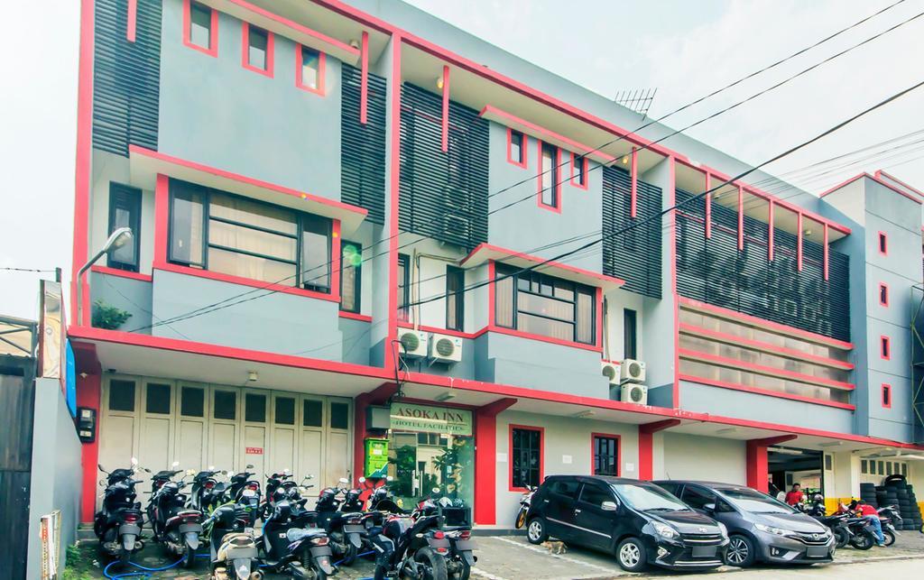 Asoka Inn Bandung Bagian luar foto