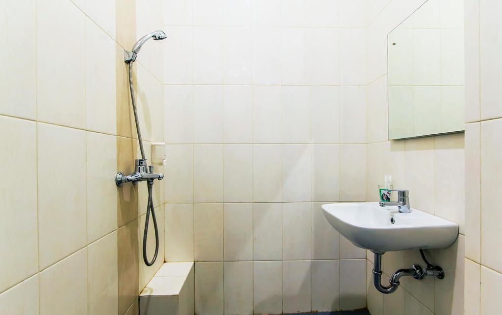 Asoka Inn Bandung Bagian luar foto