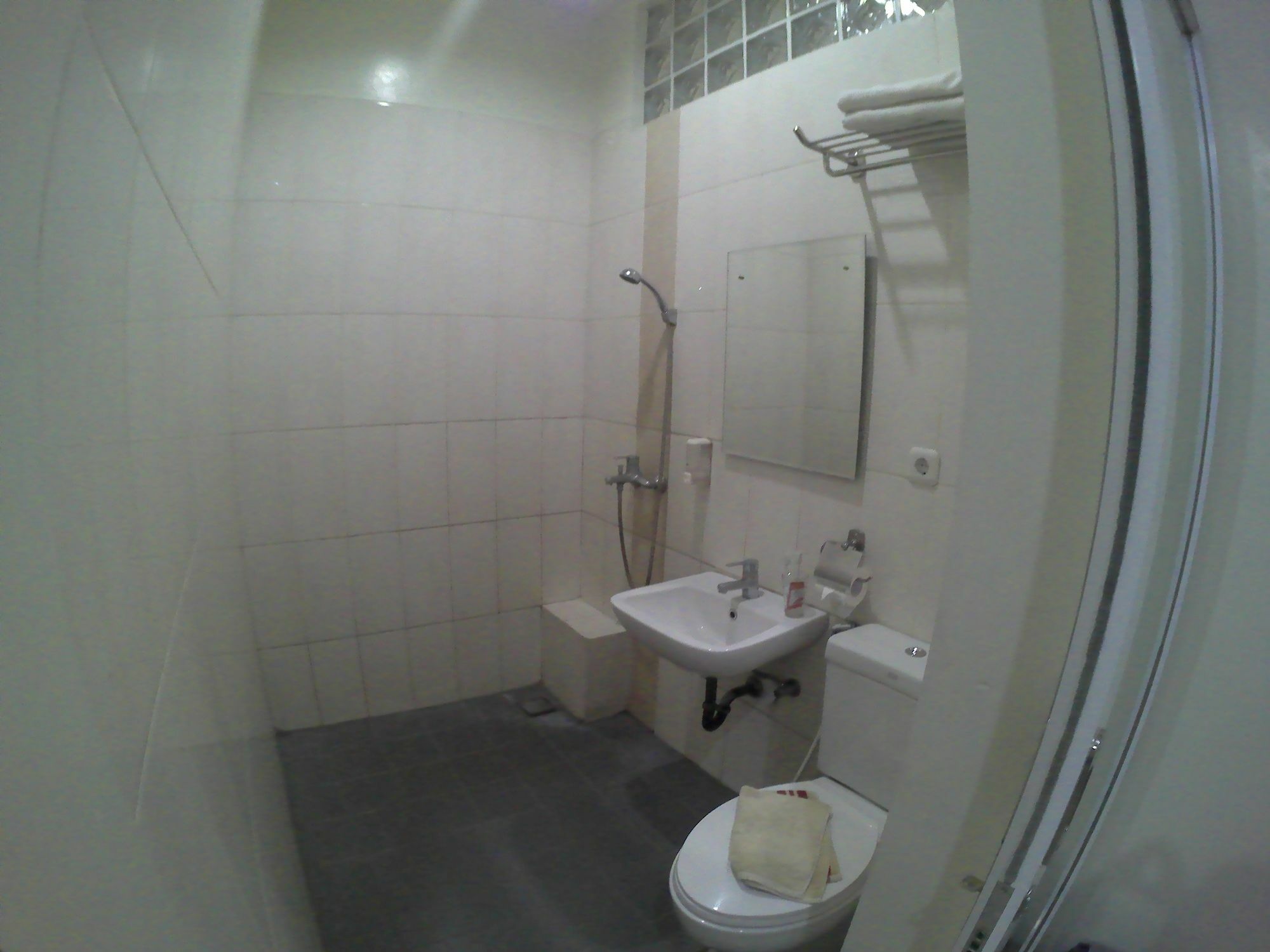 Asoka Inn Bandung Bagian luar foto