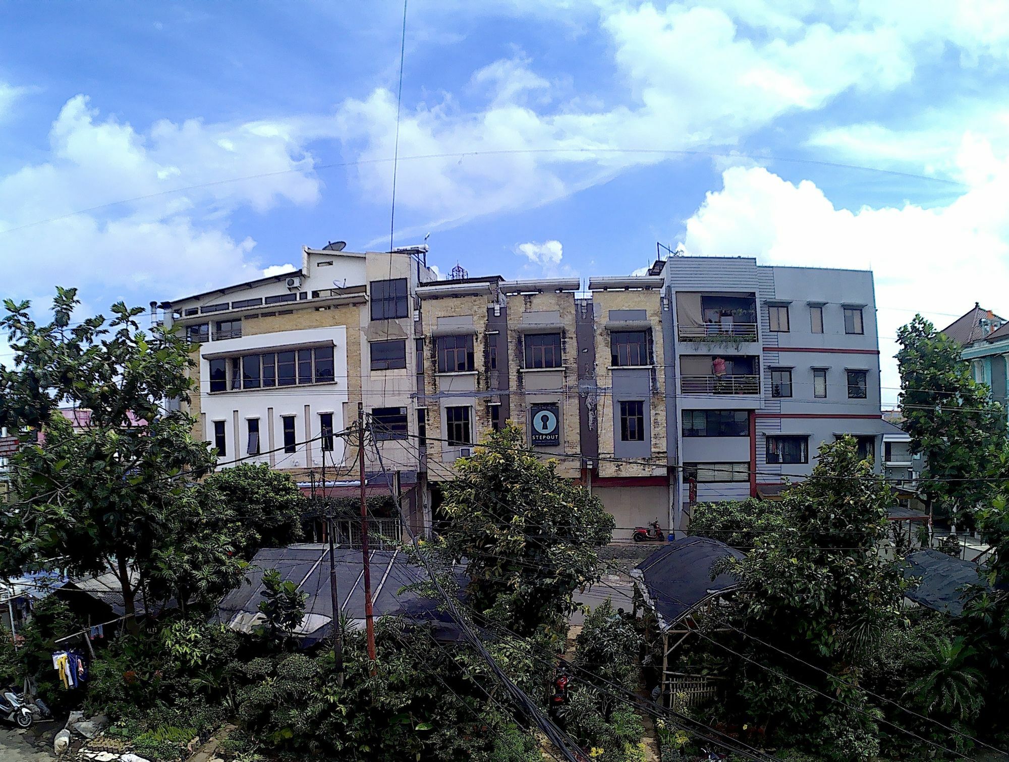 Asoka Inn Bandung Bagian luar foto